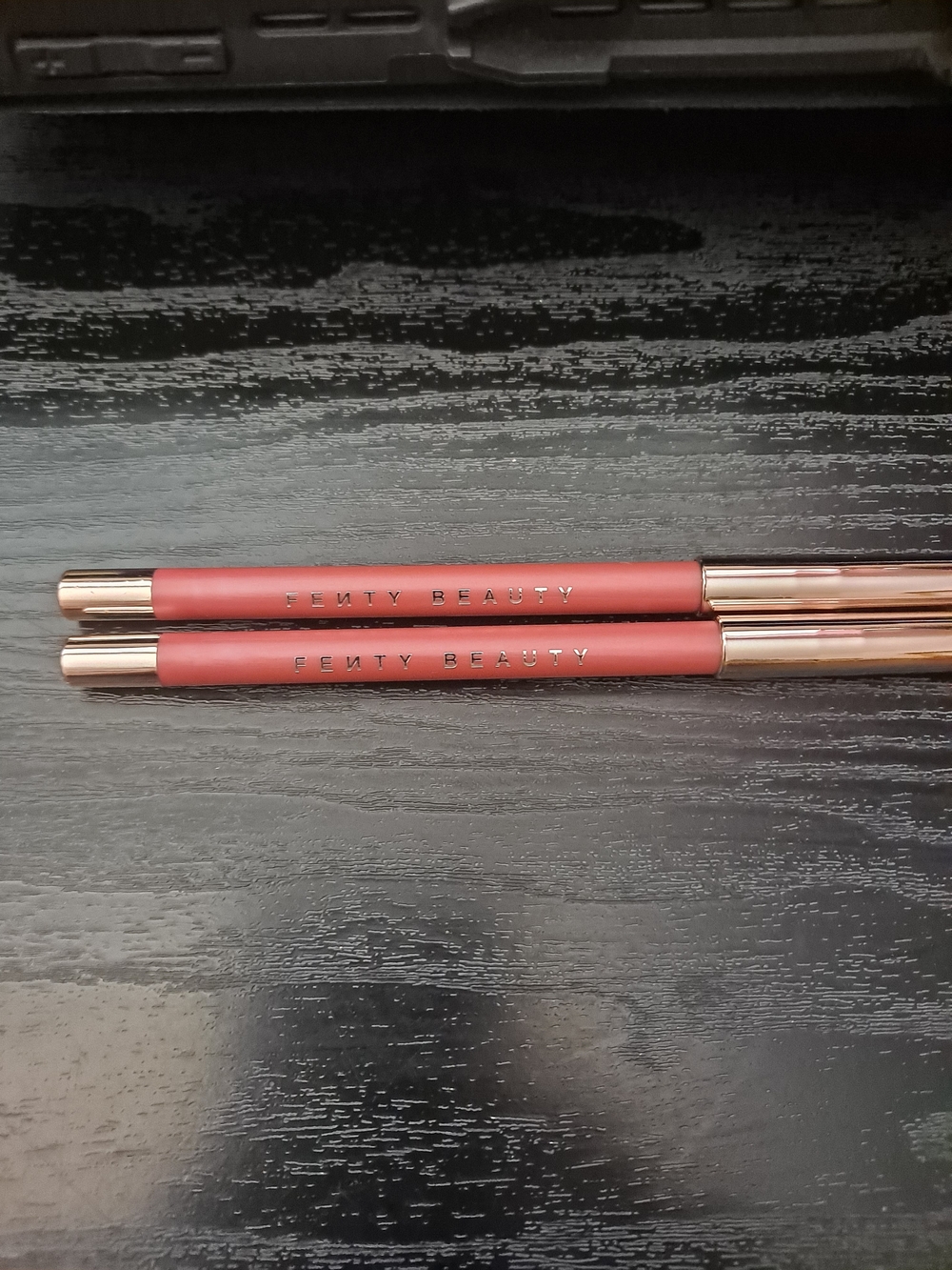 2 New Fenty Beauty Trace'd Out Lipliner Pencil in RiRi
